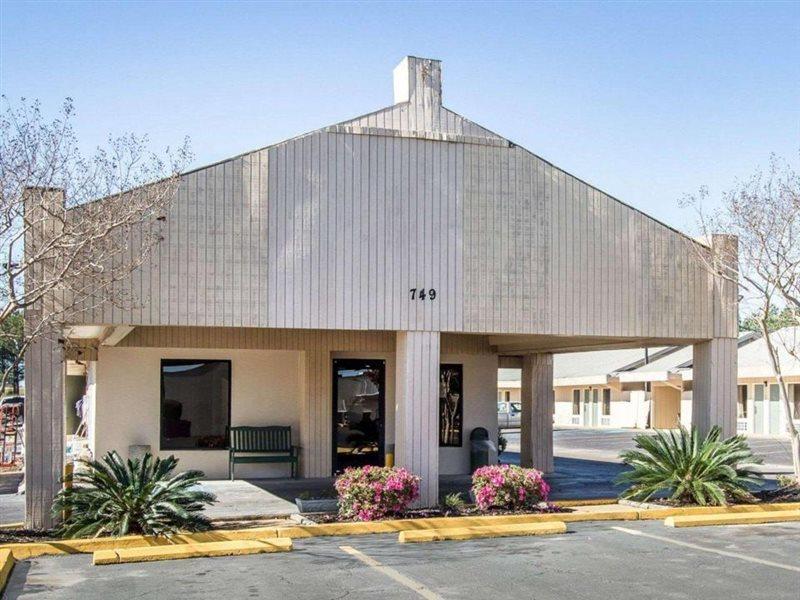 Rodeway Inn & Suites Brookhaven Exterior foto