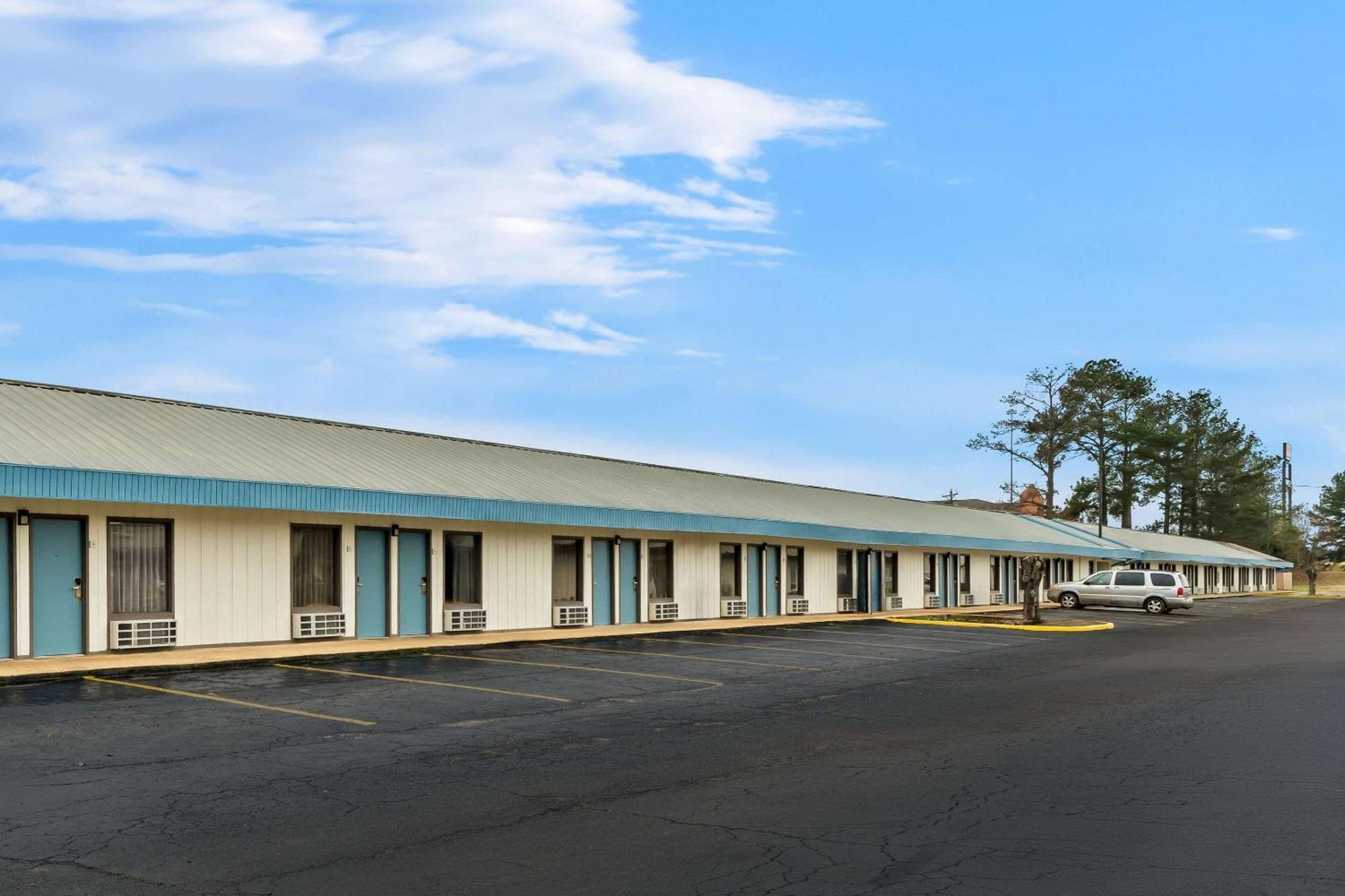 Rodeway Inn & Suites Brookhaven Exterior foto