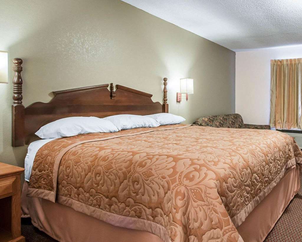 Rodeway Inn & Suites Brookhaven Zimmer foto