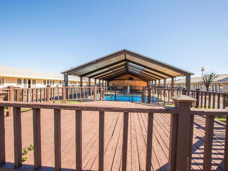 Rodeway Inn & Suites Brookhaven Exterior foto